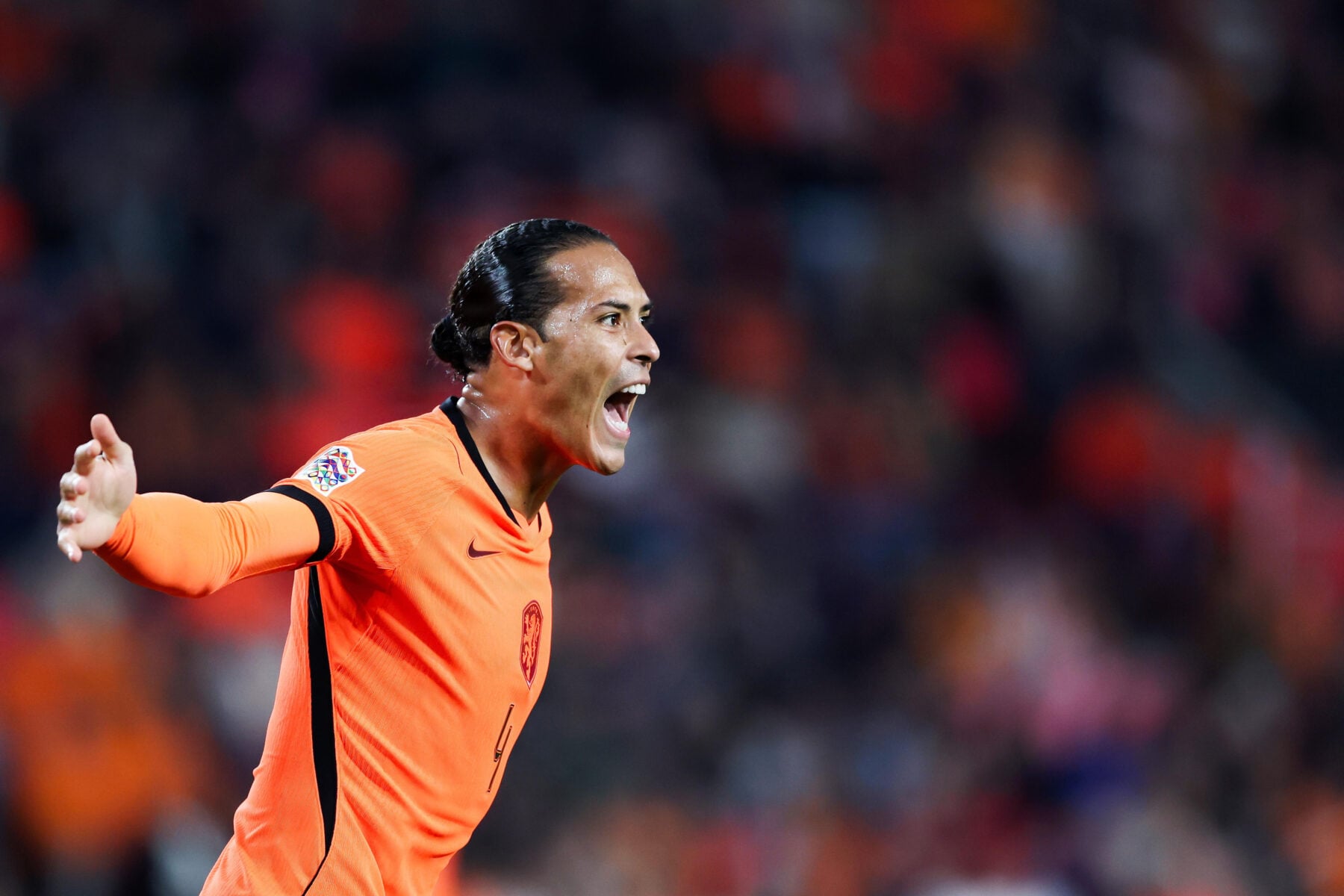 Jérémy Jacquet har gjort et stærkt indtryk i Liverpool. Derfor mener klubbens tidligere anfører Steven Gerrard, at Virgil van Dijk-afløseren er fundet.