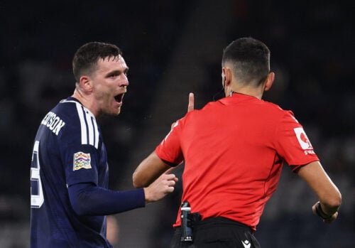 Andy Robertson er blot to landskampe fra at skrive skotsk fodboldhistorie, men nu sender en legende fra Liverpool klar besked.