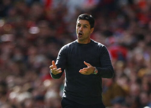 Arsenal spiller mod Leeds lørdag eftermiddag.