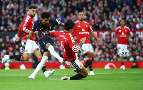 Manchester United ønsker at beholde Lisandro Martínez, som de har mulighed for at forlænge med frem til sommeren 2028.