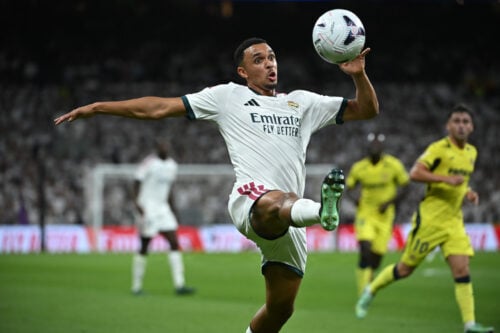 Chelsea har rettet blikket mod Trent Alexander-Arnold, hvis Real Madrid åbner døren for et salg af den engelske højreback.