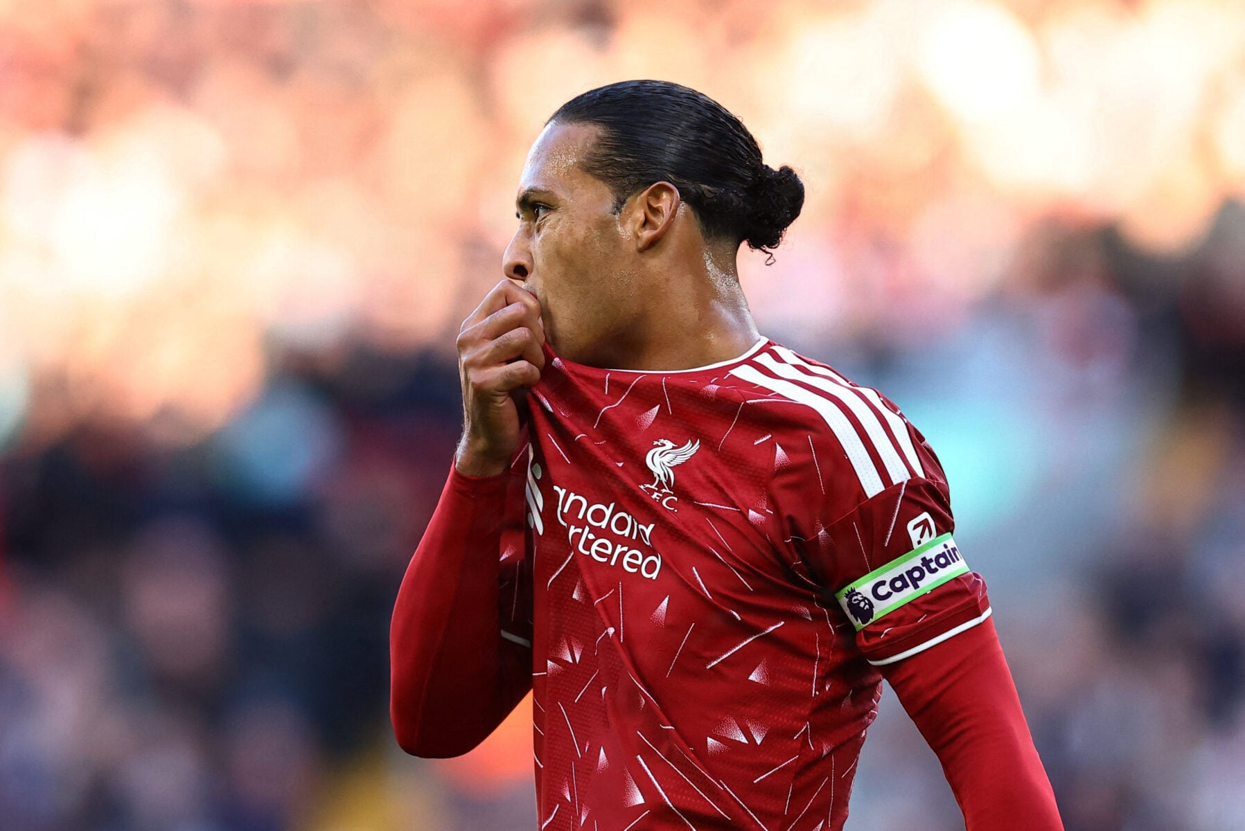 Virgil van Dijk erkender, at det bliver en følelsesladet dag, når han en dag skal forlade Liverpool. Det sidste kontraktår er der taget hul på.