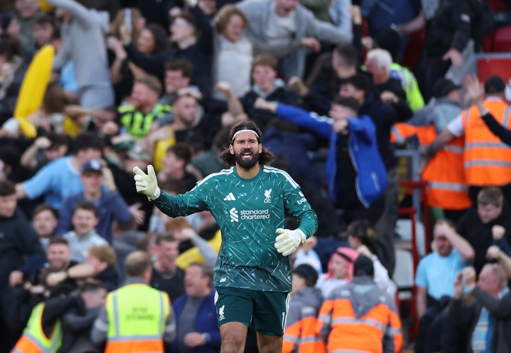 Liverpool har angiveligt udset sig en mulig langsigtet afløser for den mangeårige førstemålmand i form af Alisson.