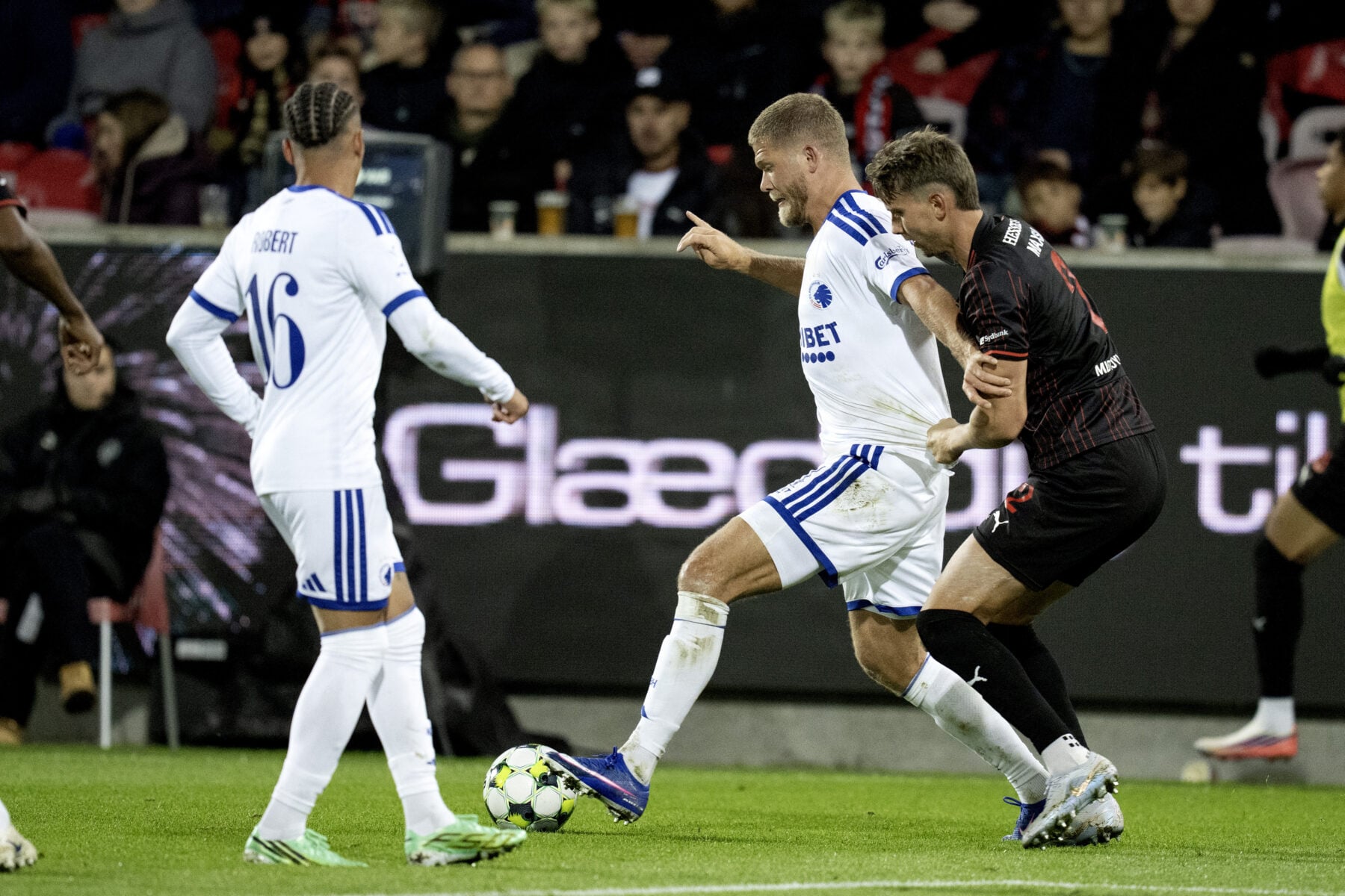 Andreas Cornelius er blevet idømt én spilledags karantæne efter sine udtalelser i kølvandet på F.C. Københavns nederlag mod FC Midtjylland.