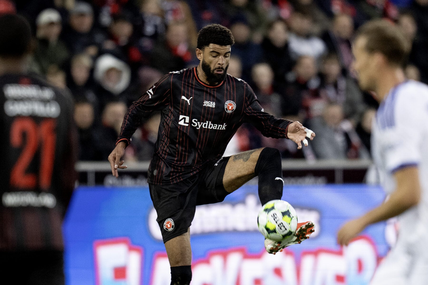 Philip Billing og FC Midtjylland måtte nøjes med 1-1 mod KF Egnatia i første spillerunde af Conference League-ligafasen.