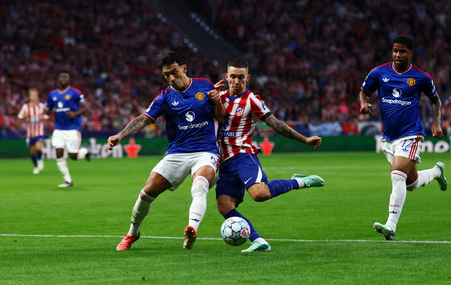 Lisandro Martinez lægger ikke fingrene imellem, når han kritiserer Manchester Uniteds ledelse. Det skete efter nederlaget i Champions League.