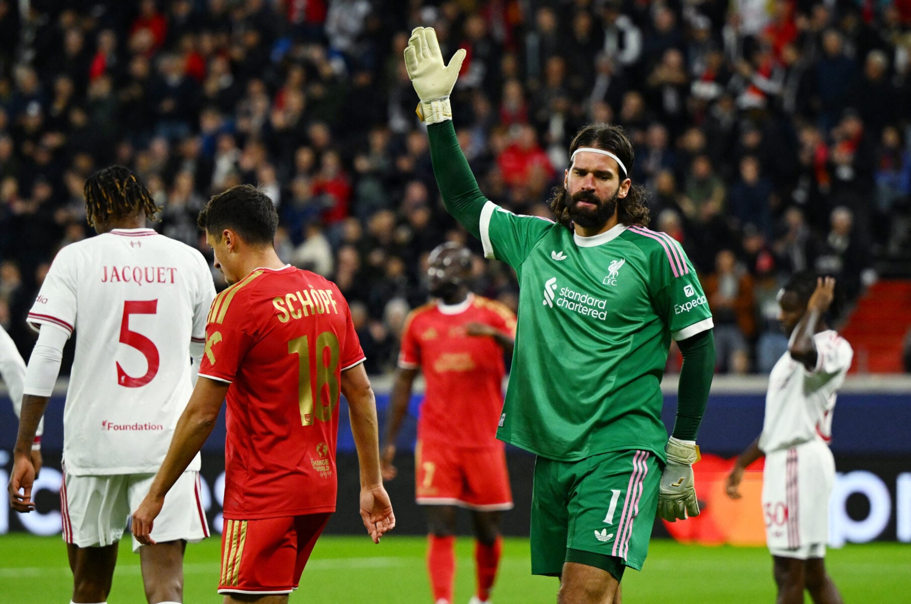 Alisson savner Mohamed Salah, men den brasilianske målmand mener samtidig, at Liverpool er kommet videre efter egypterens afsked.