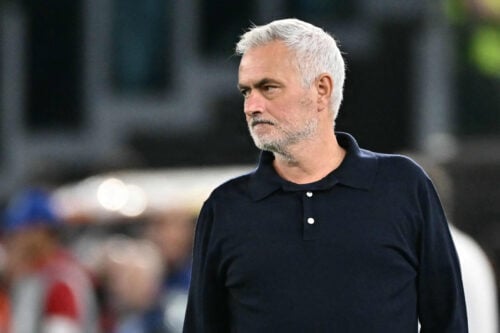 José Mourinho retter en sønderlemmende kritik mod de spanske fodboldmyndigheder efter karantænedommen til Vinícius Júnior.