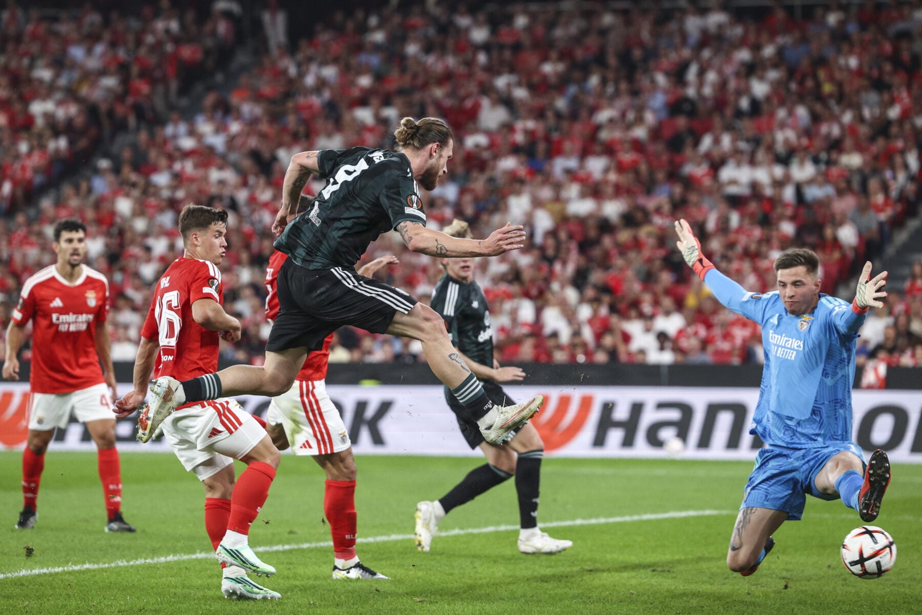 Kasper Høgh er kommet under beskydning i Celtic efter en skuffende periode foran mål. Nu får danskeren kæmpemæssig kritik.