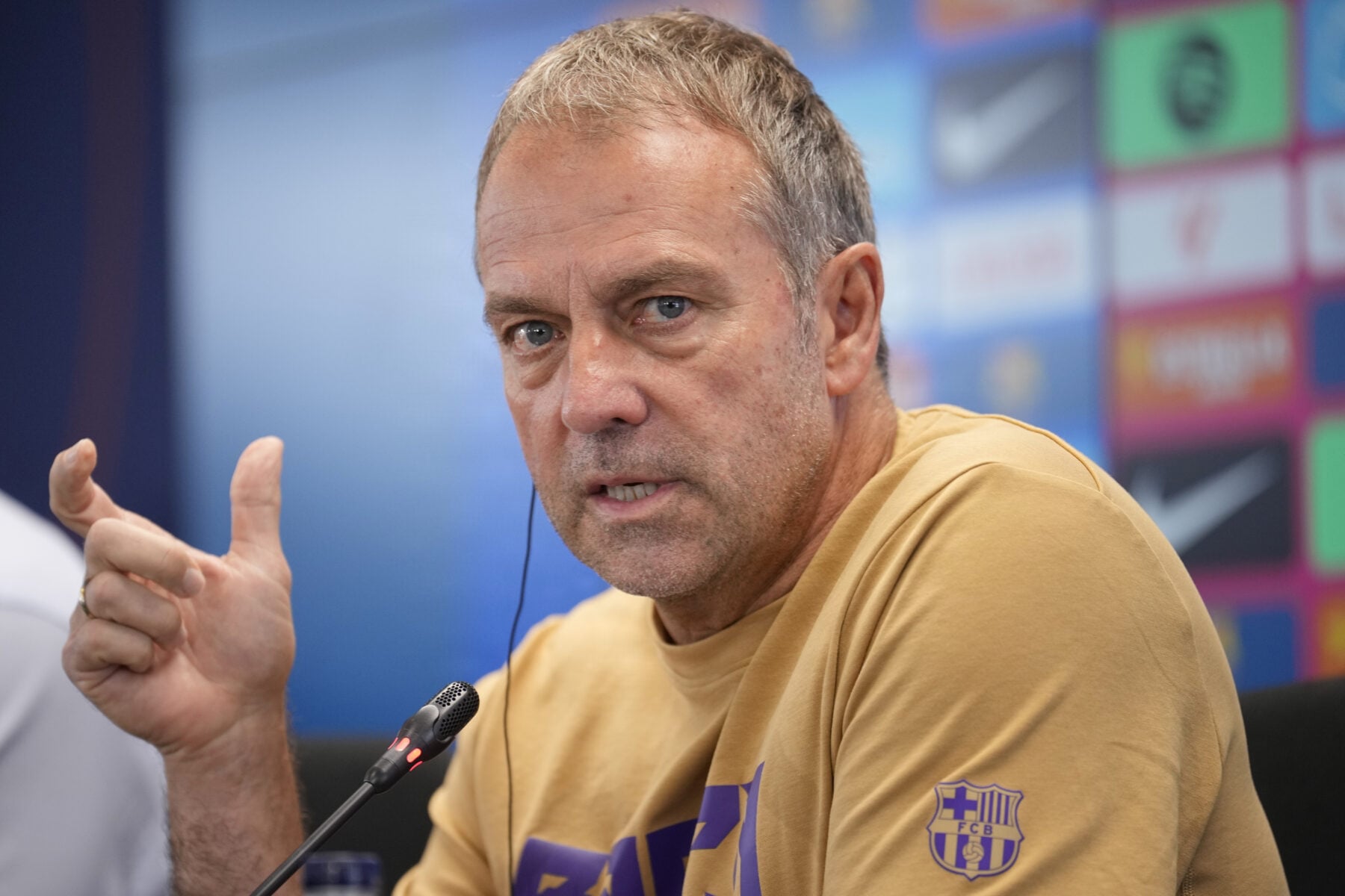 Manchester United har fortsat FC Barcelona-spilleren Alejandro Balde på ønskelisten. Nu har de fået grønt lys fra cheftræner Hansi Flick.