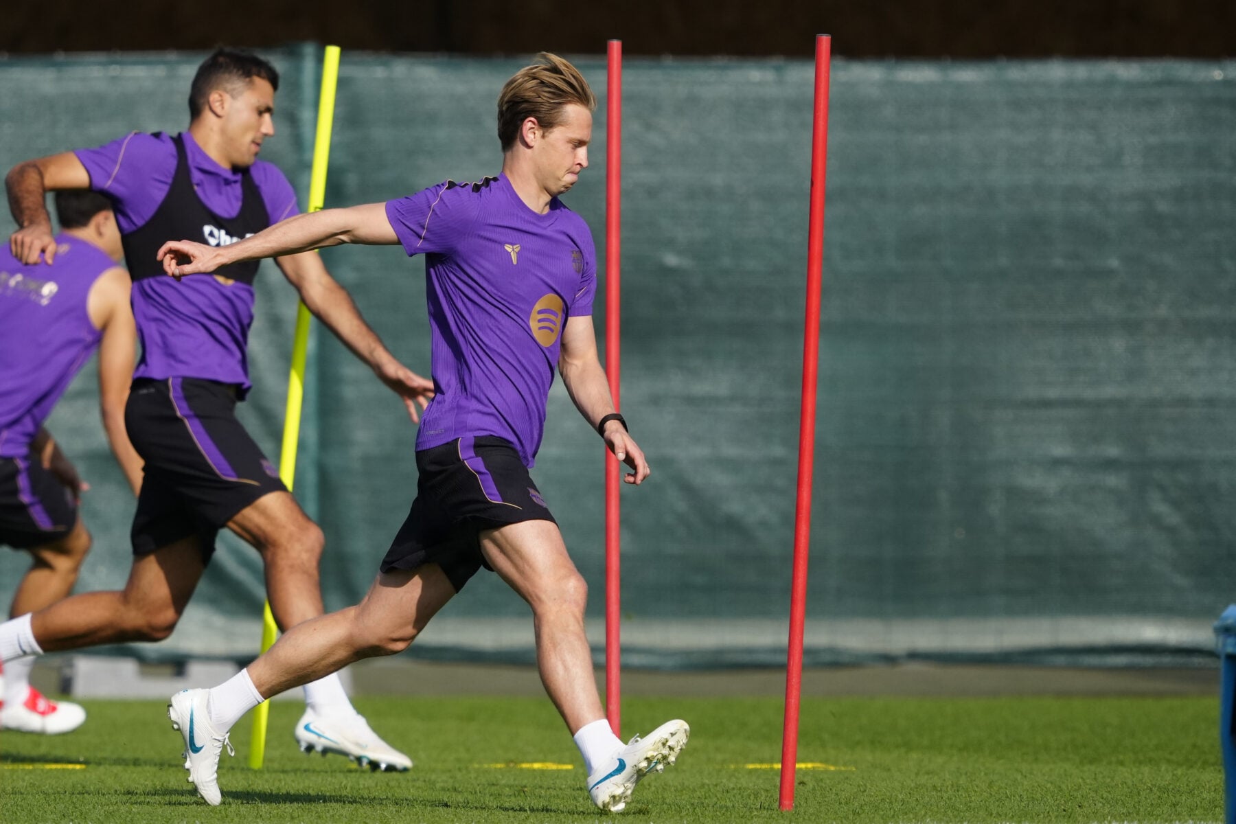 Manchester United kan være klar til at genoplive jagten på Frenkie de Jong, som angiveligt kan forlade FC Barcelona allerede i januar.