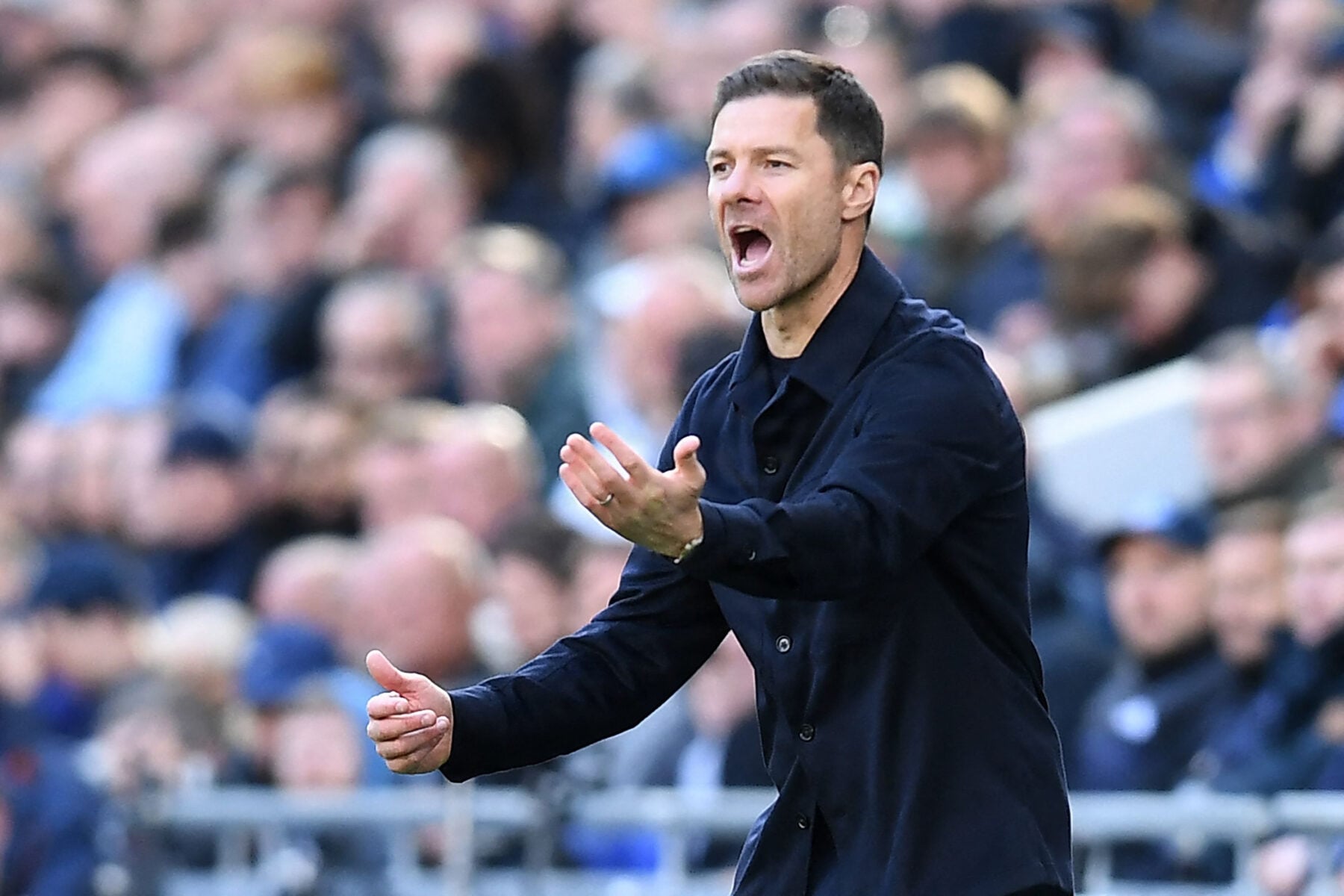 Xabi Alonso vender i aften retur til Liverpool, hvor han i flere år var en af klubbens store profiler som aktiv spiller.