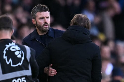 Michael Carrick står et skidt sted.