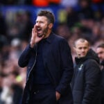 Michael Carrick nægter at lade presset påvirke ham, selvom resultaterne i Manchester United langt fra lever op til forventningerne.