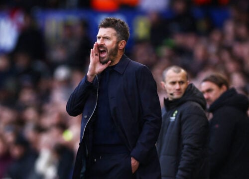 Michael Carrick nægter at lade presset påvirke ham, selvom resultaterne i Manchester United langt fra lever op til forventningerne.