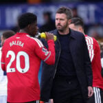 Manchester United er ramt af nye meldinger om uro i spillertruppen, hvor flere profiler angiveligt føler sig uønskede i stor grad.