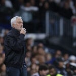José Mourinho har svinet Trent Alexander-Arnold til med en bemærkning, der har sat gang i spekulationer om englænderens fremtid i Real Madrid.