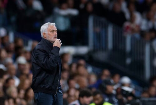 José Mourinho har svinet Trent Alexander-Arnold til med en bemærkning, der har sat gang i spekulationer om englænderens fremtid i Real Madrid.