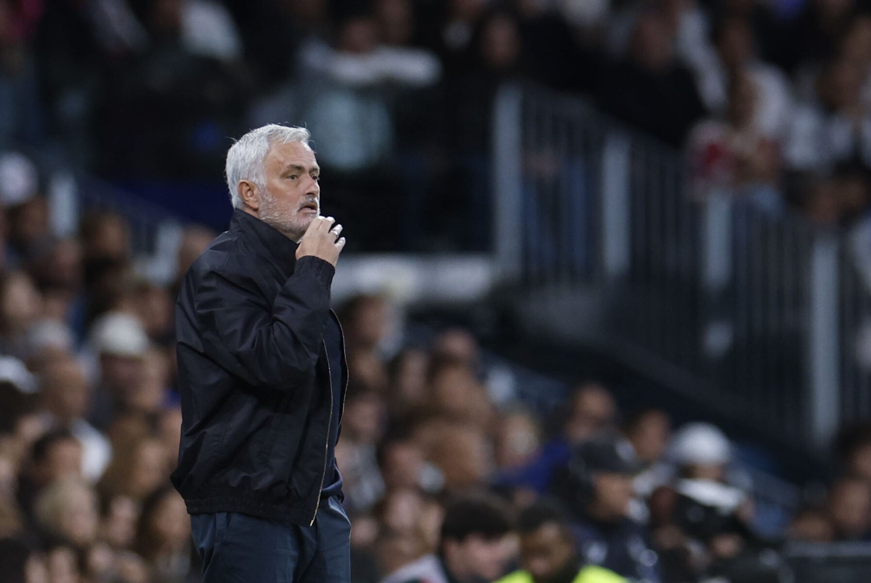 José Mourinho har svinet Trent Alexander-Arnold til med en bemærkning, der har sat gang i spekulationer om englænderens fremtid i Real Madrid.