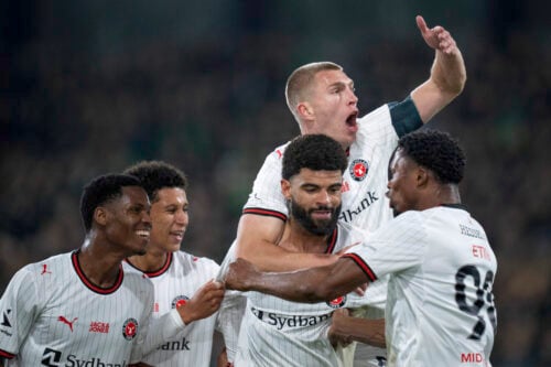 FC Midtjylland har kæmpet sig tilbage i toppen af 3F Superligaen med en 2-1-sejr over rivalerne fra Viborg FF.