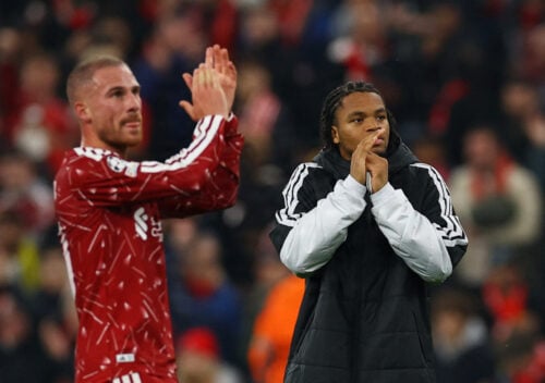 Liverpool kan fortsat gennemføre søndagens Premier League-opgør mod Brighton som planlagt. Sådan lyder den seneste melding fra DaveOCKOP.