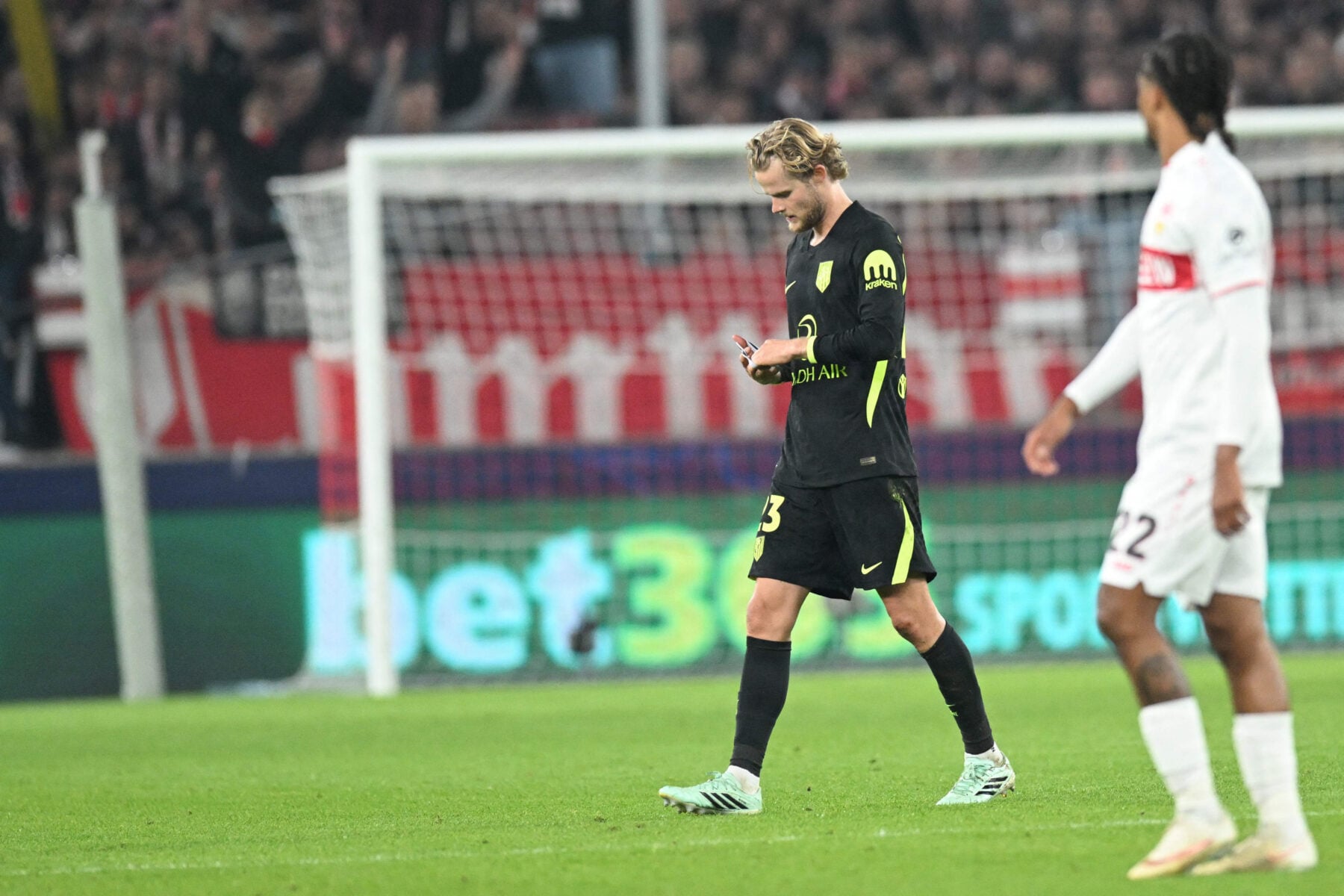 Morten Hjulmand er kommet i fokus efter en voldsom tackling i Champions League, hvor danskeren blev udvist i 1-1-kampen mod Stuttgart.