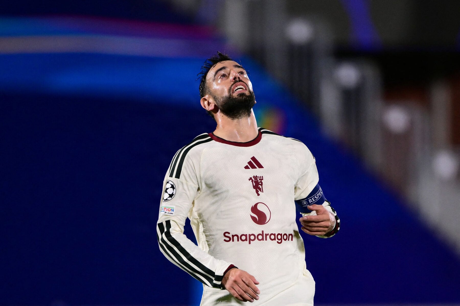 United-anfører Bruno Fernandes får hård kritik fra Jamie Carragher, da portugiseren satte spørgsmålstegn ved holdets taktiske tilgang.