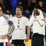 Steven Gerrard lægger ikke fingrene imellem, når talen falder på Manchester United. Han peger på seks stjerne, der ikke har niveauet.