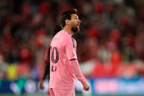 Lionel Messi skaber stor opmærksomhed før årets Ballon d’Or-uddeling, men fodboldikonets deltagelse i ceremonien i London er fortsat usikker.