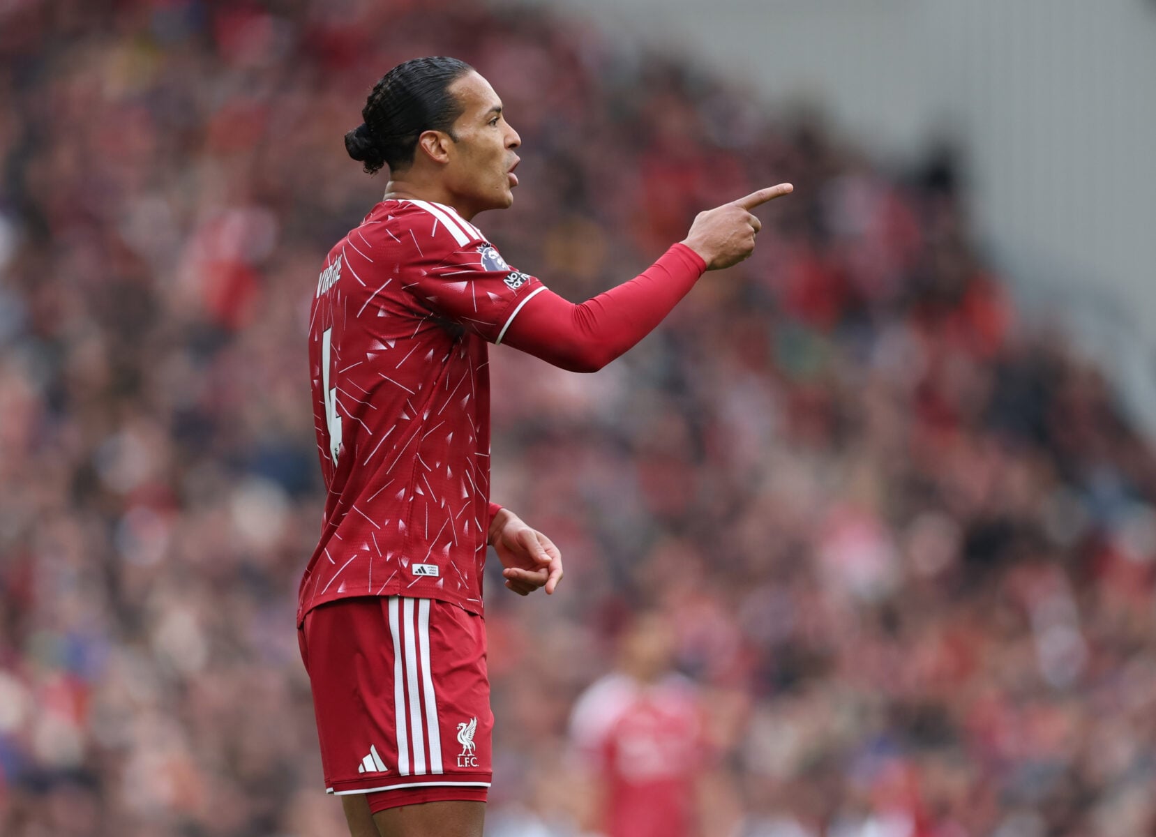 Liverpool har fortsat Borussia Dortmunds Nico Schlotterbeck på radaren, mens klubben forbereder sig på fremtiden uden Virgil van Dijk.