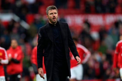 Manchester United undersøger muligheden for at hente en ny angriber i januar, der kan blive supplementet til den skadede Benjamin Sesko.