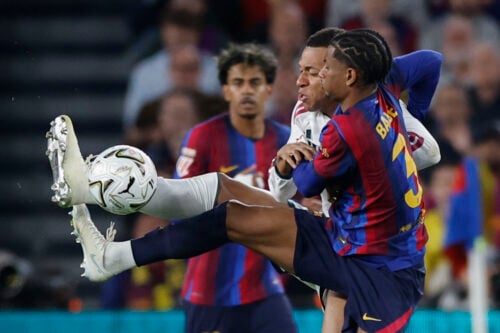 Barcelona kan være klar til at sælge Alejandro Balde, hvilket har vakt interesse hos særligt Manchester United, der har beundret ham længe.