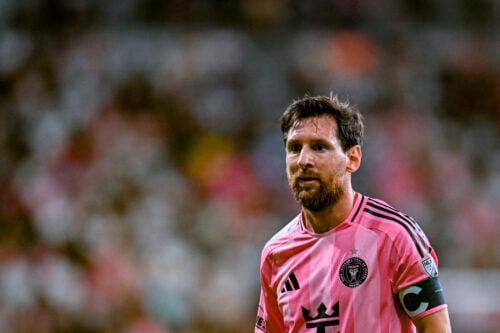 Lionel Messi har ingen planer om at vende tilbage til argentinsk fodbold i den nærmeste fremtid. Det meddeler Fabrizio Romano.