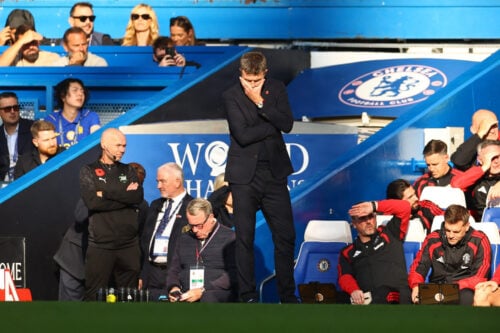 Det ser efterhånden mere og mere sort ud for Manchester United, der lørdag tabte med 2-0 til Chelsea i det vestlige London.