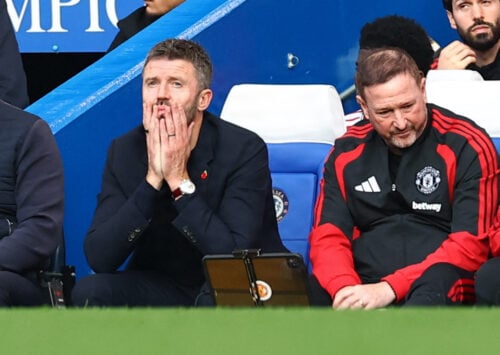 Michael Carrick synger på sidste vers i Manchester United. Det sker efter endnu et nederlag, der sender storklubben tæt på nedrykningszonen.